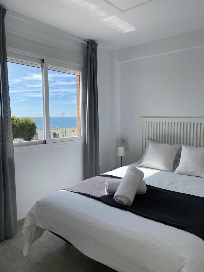 Apartamento 2 Habitaciones Frontal Al Mar 3 Torre Del Mar Eksteriør billede